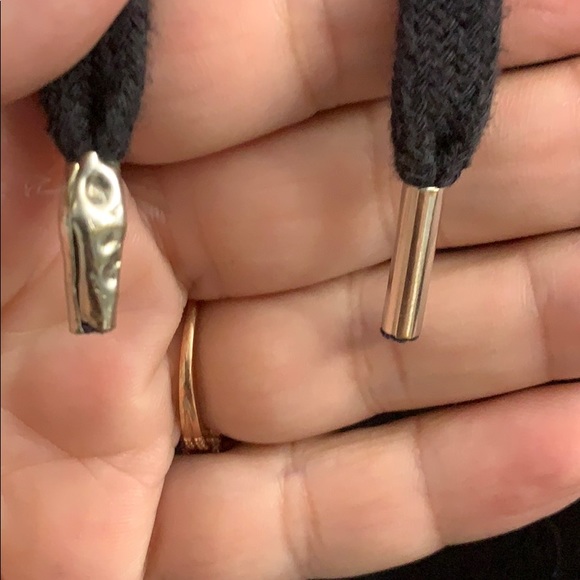 BLACK&WHITE MED NEW YORK NEW YORK CROP TOP HOODIE - Picture 4 of 4